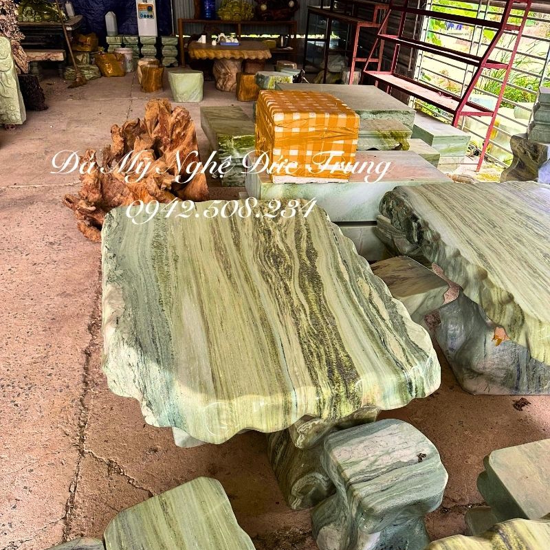 Bộ Bàn Đá Lũa Thủ Công Mặt Rời – Thiết Kế Tự Nhiên Cho Không Gian Hiện Đại