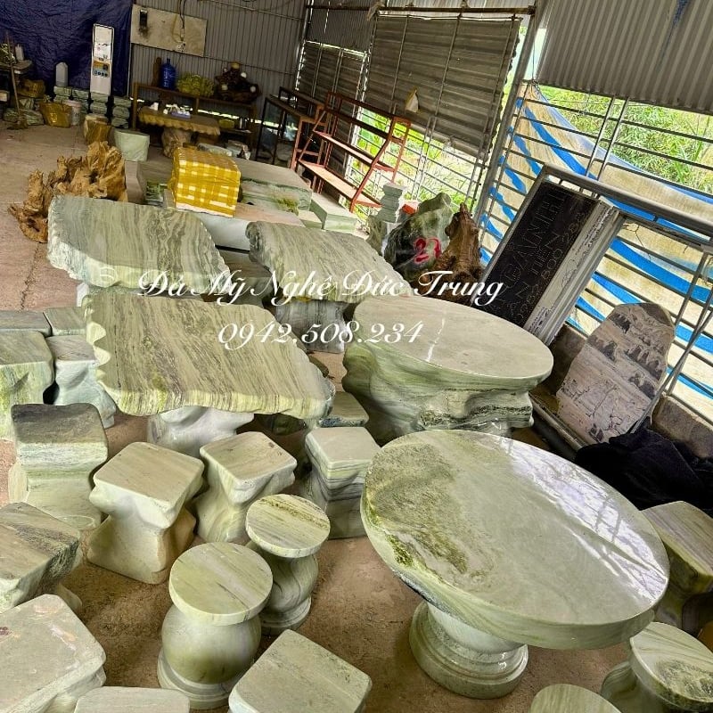 Bộ Bàn Đá Lũa Thủ Công Mặt Rời – Thiết Kế Tự Nhiên Cho Không Gian Hiện Đại