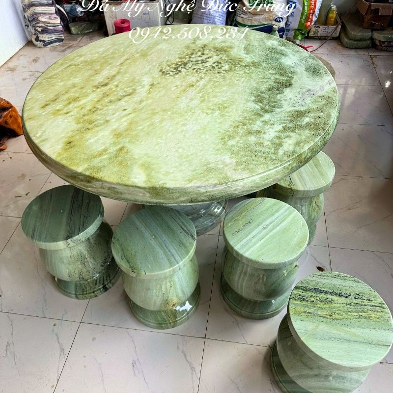 Bộ Bàn Đá Tròn Ngọc Serpentine Nguyên Khối 6–8 Đôn Cao Cấp