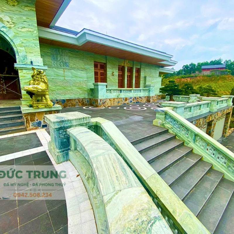Biệt Thự Ốp Đá Ngọc Serpentin – Sang Trọng, Phong Thủy & Đẳng Cấp Trường Tồn