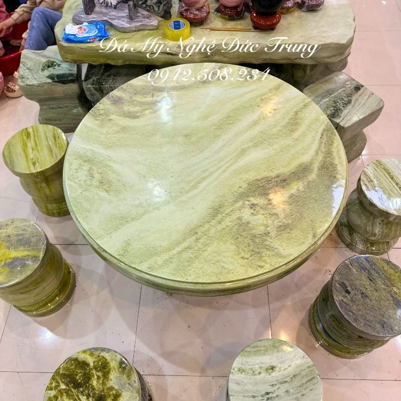 Bộ Bàn Đá Tròn Ngọc Serpentine Nguyên Khối 6–8 Đôn Cao Cấp