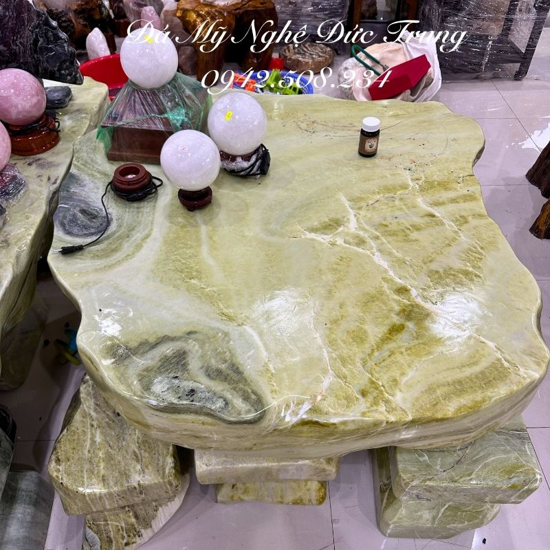 Bộ Bàn Đá Lũa Thủ Công Mặt Rời – Thiết Kế Tự Nhiên Cho Không Gian Hiện Đại