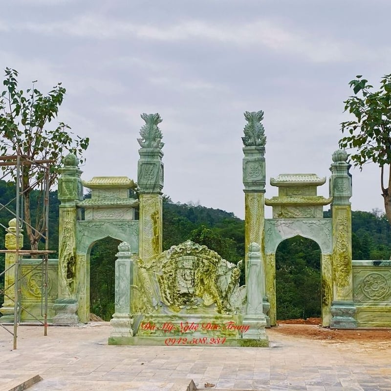 Cổng Tam Quan Trụ Biểu Đá Ngọc Serpentin Nguyên Khối – Cổng Đá Nghĩa Trang Cao Cấp