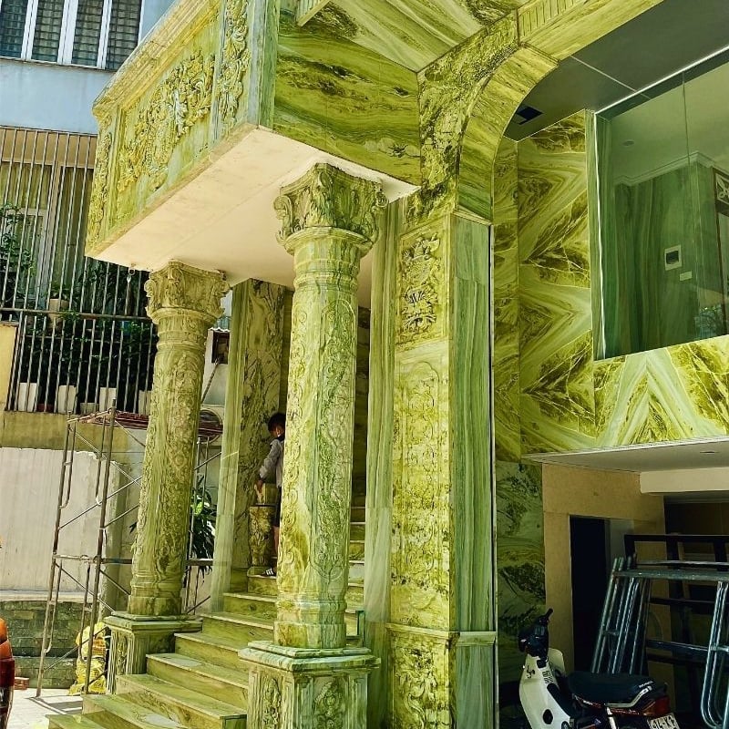 Nhà Ốp Mặt Tiền Đá Ngọc Serpentine Xanh Nguyên Khối Cao Cấp