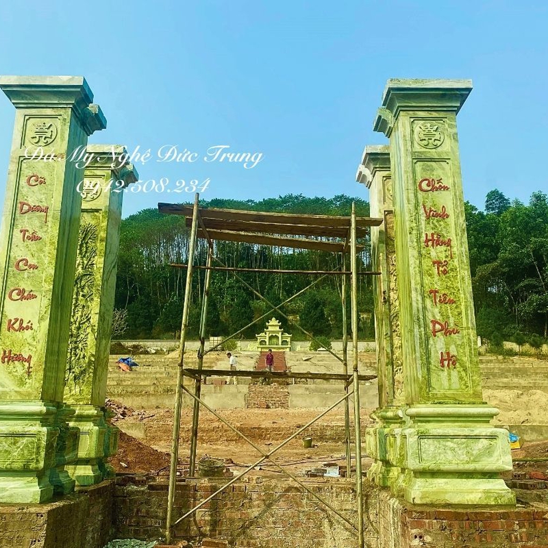 Cột Đá Đồng Trụ Vuông Đẹp – Hoa Văn Tinh Xảo