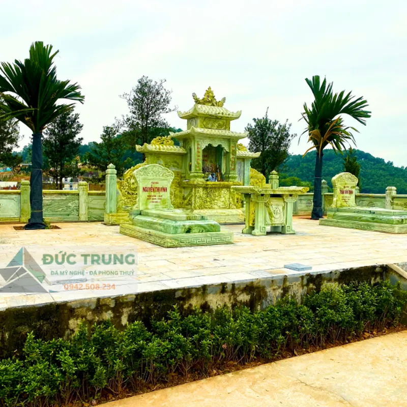 Lăng thờ - Long đình đá ngọc đẹp tinh xảo – Đá Đức Trung