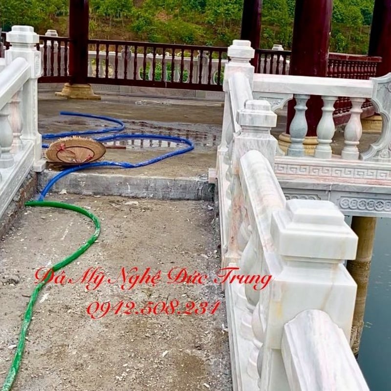 Lan Can Đá Trắng Sứ Lầu Trà Hiện Đại – Tinh Hoa Không Gian Tĩnh Tại