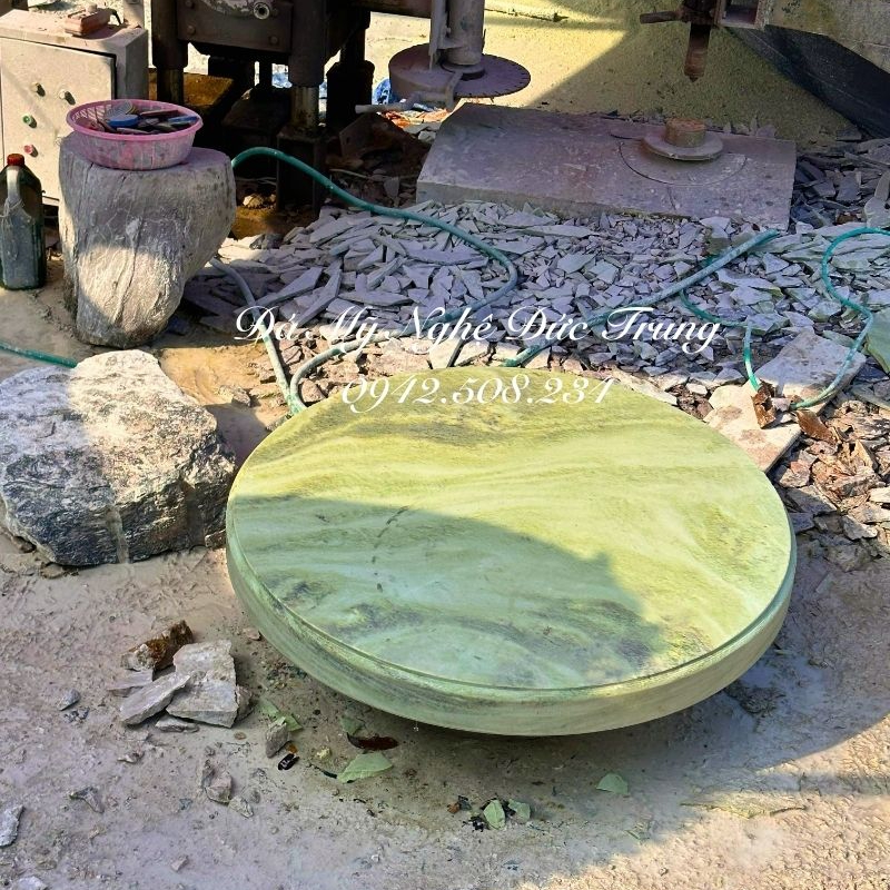 Bộ Bàn Đá Tròn Ngọc Serpentine Nguyên Khối 6–8 Đôn Cao Cấp