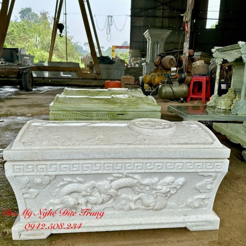 Tiểu Quách Đá Ngọc Serpentine Nguyên Khối – Quách Đá Phong Thủy Cao Cấp, Sang Trọng