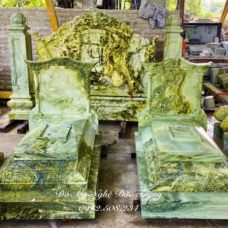 Mộ Đá Ngọc Serpentine Nguyên Khối Cao Cấp – Thiết Kế Sang Trọng, Chuẩn Phong Thuỷ Hiện Đại tại Công Viên Nghĩa Trang Thiên Đức