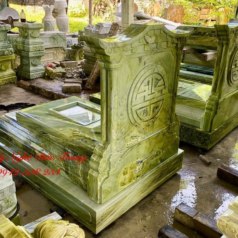 Mộ Đá Ngọc Serpentine Nguyên Khối Cao Cấp – Thiết Kế Sang Trọng, Chuẩn Phong Thuỷ Hiện Đại tại Công Viên Nghĩa Trang Thiên Đức