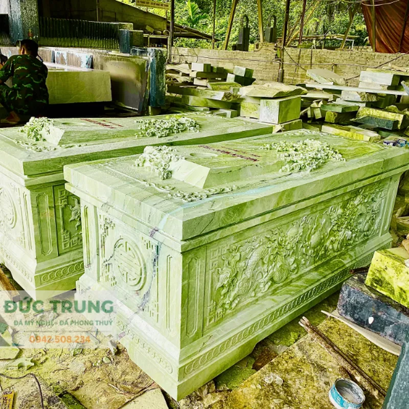 Quan tài đá ngọc Serpentin nguyên khối chạm rồng đôi - song long hộ mộ