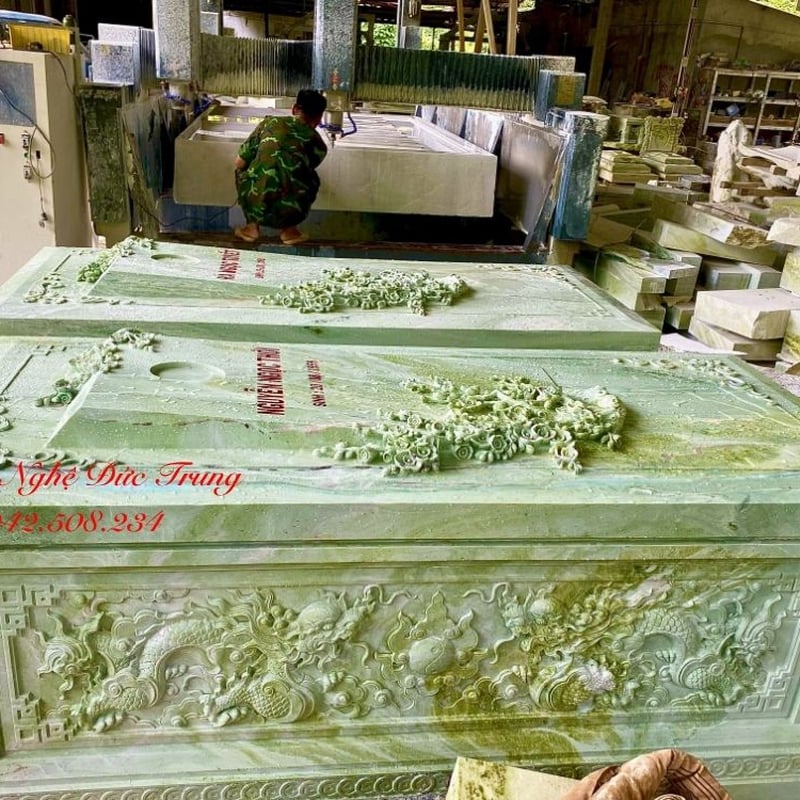Quan Tài Đá Ngọc Serpentine Nguyên Khối Cao Cấp – Tác Phẩm Tâm Linh Đẳng Cấp