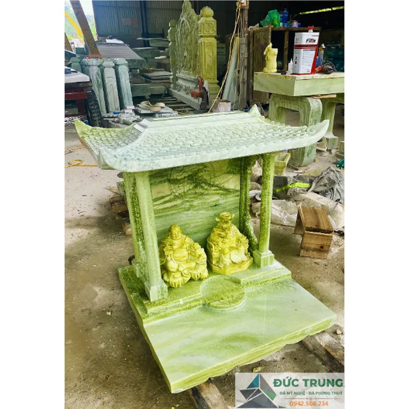Bàn thờ thần tài