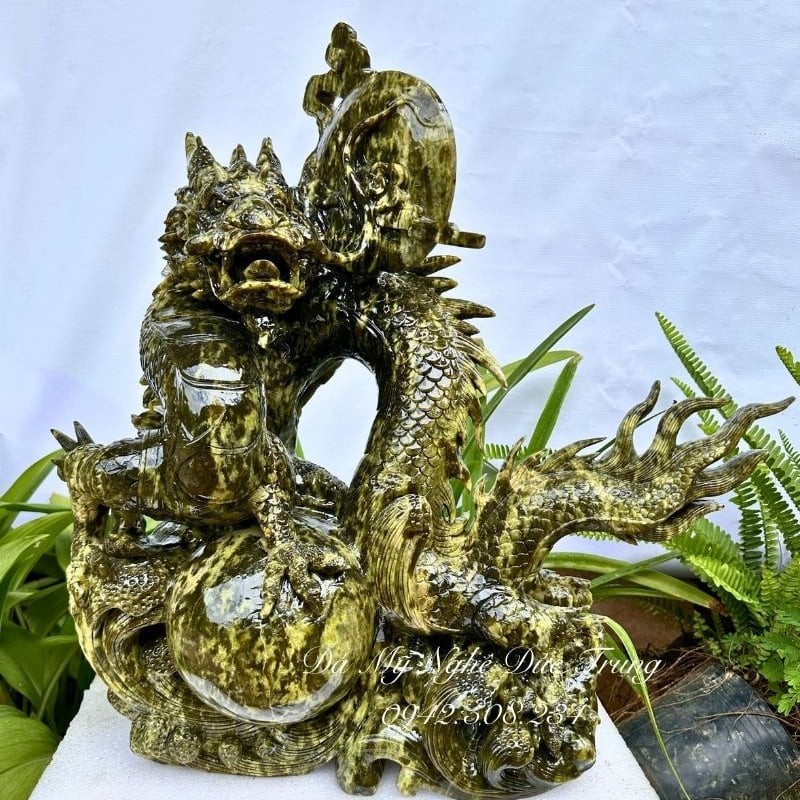 Tượng Rồng Đá Ôm Ngọc Phong Thuỷ – Long Ngự Minh Nguyệt