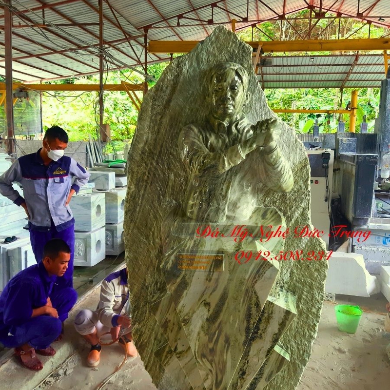 Tượng Chân Dung Bán Thân Đá Ngọc Serpentine Truyền Thần 3D – Phong Thái Lãnh Đạo