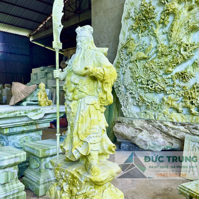 Tượng Quan Công đá ngọc Serpentin nguyên khối chạm khắc tinh xảo