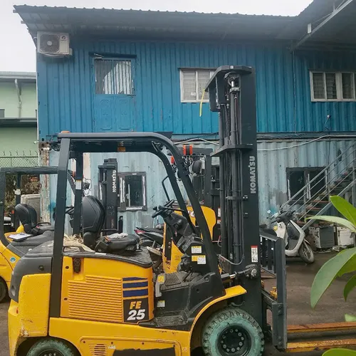 Xe nâng điện cũ Komatsu 2.5 tấn