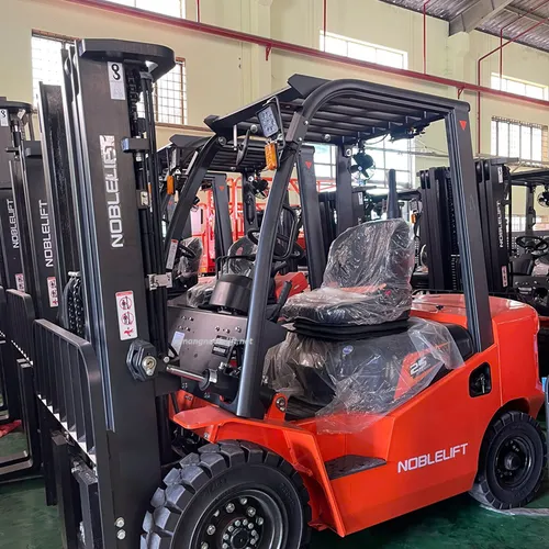 Xe nâng dầu 2500kg