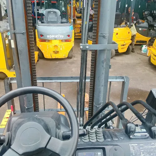 Xe nâng điện cũ Komatsu 2.5 tấn