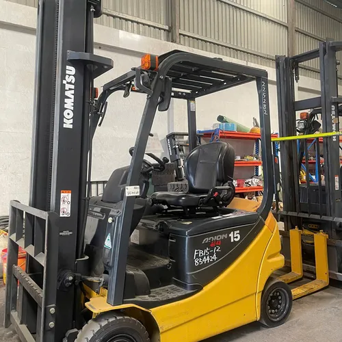Xe nâng điện cũ ngồi lái Komatsu 1.5 tấn