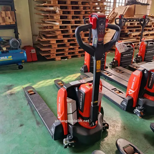 Xe nâng tay điện thấp PWB150