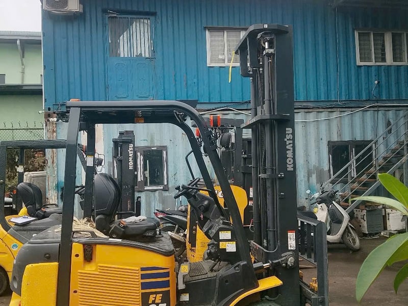 Xe nâng điện Nhật Bản giá rẻ 