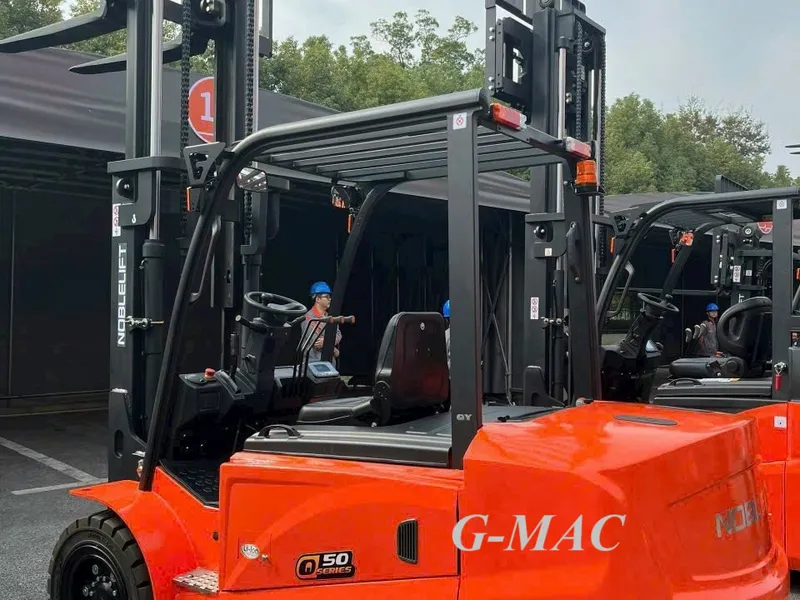 Xe nâng điện giá rẻ tại TP.HCM