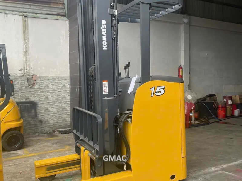 Xe nâng điện Komatsu cũ đứng lái giá rẻ