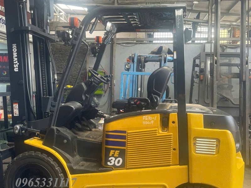 Mua xe nâng cũ Nhật Bản ngồi lái 