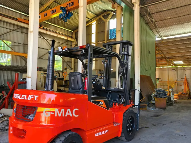 Xe nâng dầu mới giá rẻ tại TP.HCM