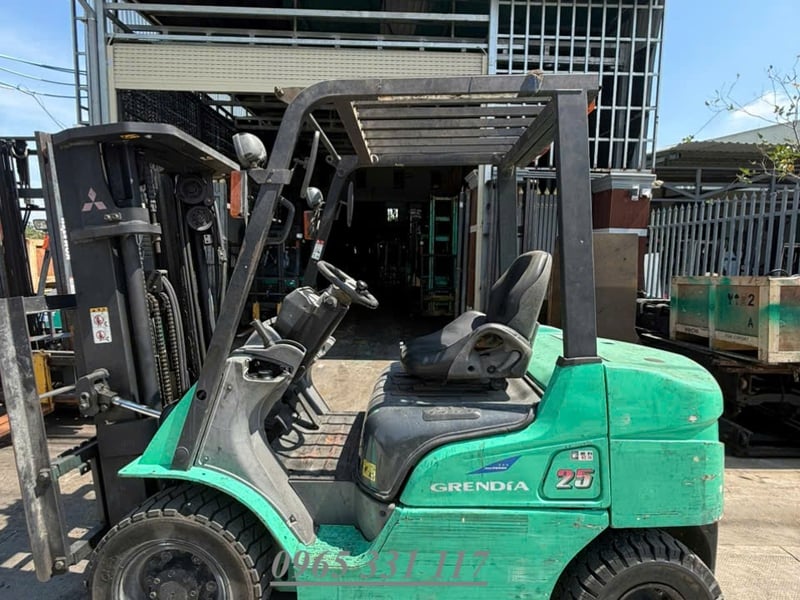 Xe nâng hàng dầu diesel Nhật cũ 