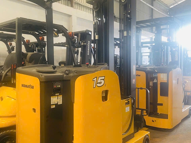 Xe nâng điện qua sử dụng giá rẻ tại HCM 