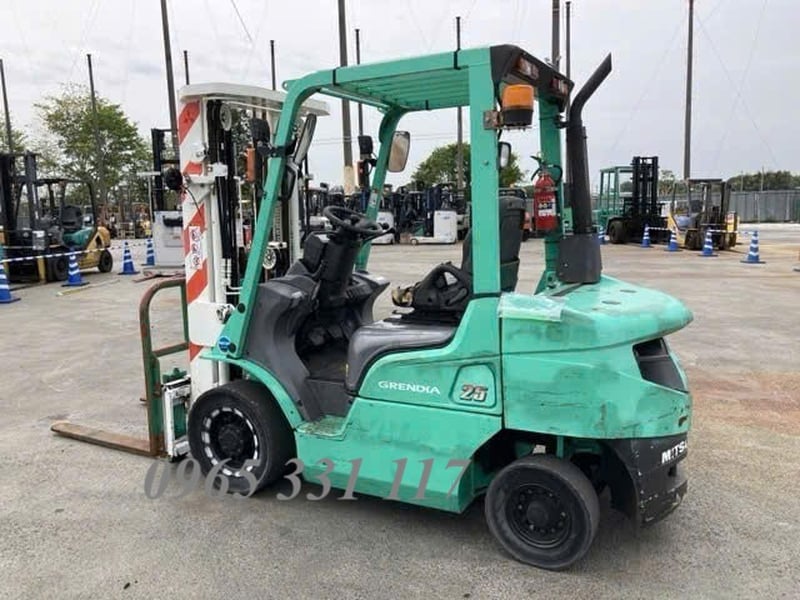 Xe nâng Nhật bãi chạy dầu diesel