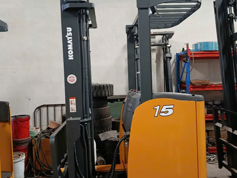 Xe nâng hàng Nhật bãi đứng lái