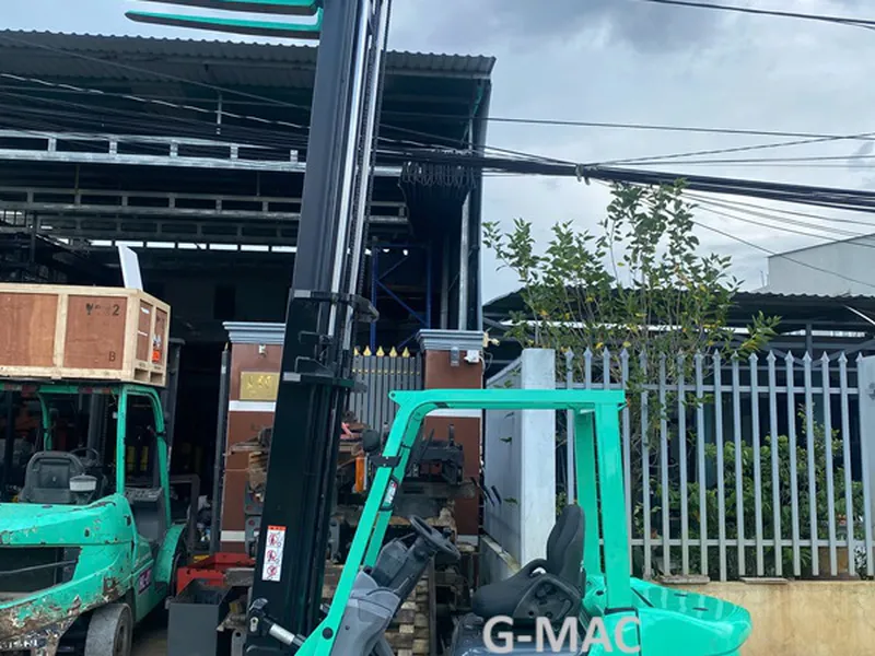 Thuê xe nâng dầu