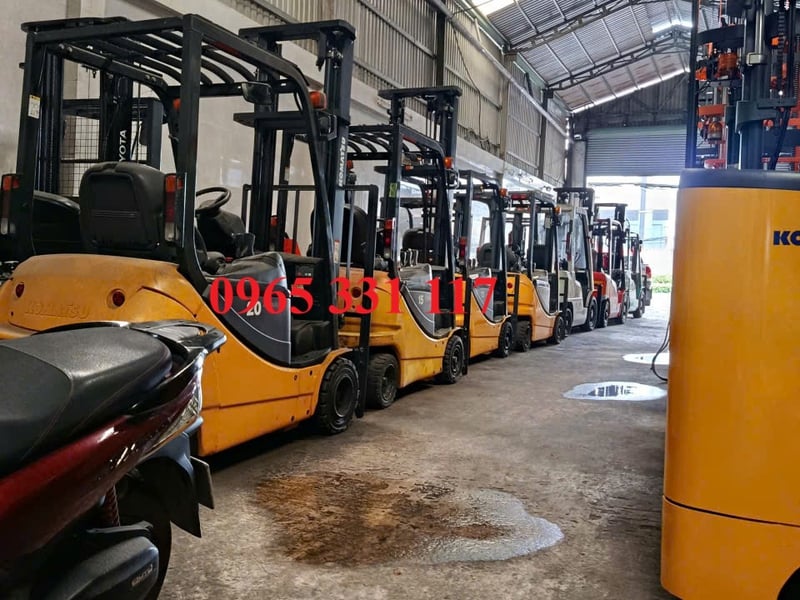 Xe nâng cũ Nhật điện nhập khẩu bãi giá rẻ