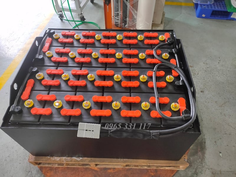 Mua bình điện xe nâng giá rẻ tại Miền Nam 