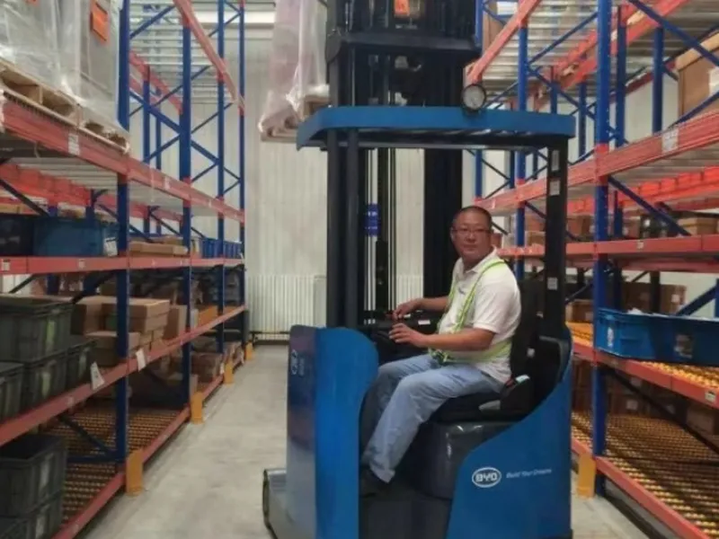 Xe nâng điện Trung Quốc mới 100%