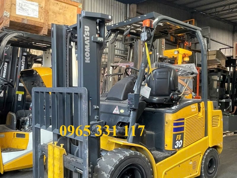 Xe nâng bãi chạy điện 