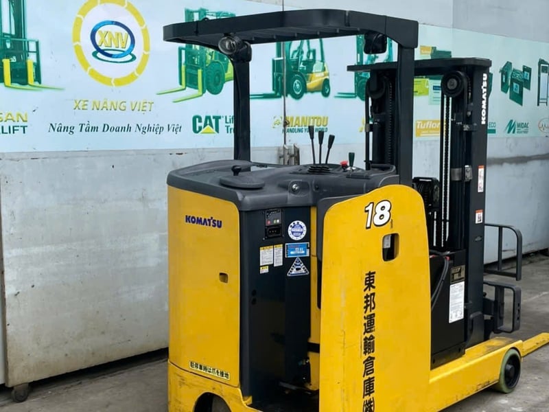 Xe nâng đứng lái Nhật giá rẻ