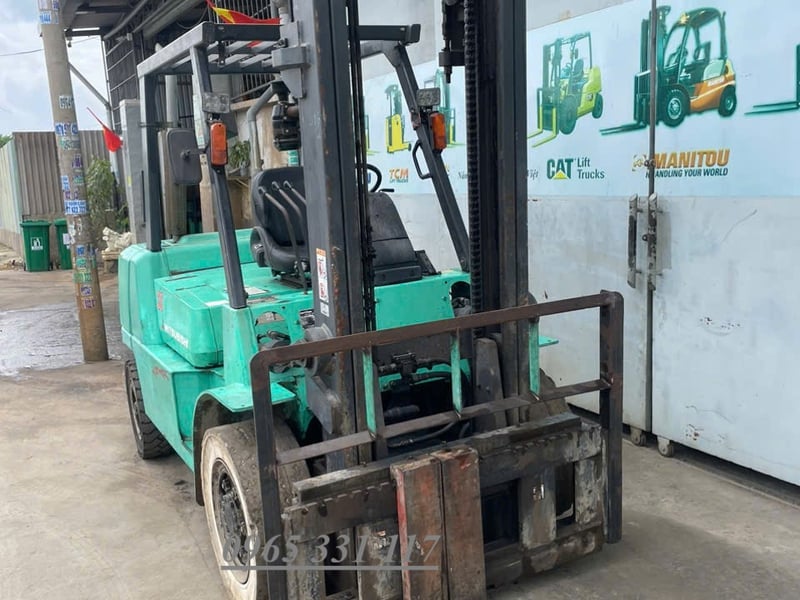Công ty bán xe nâng dầu cũ uy tín HCM