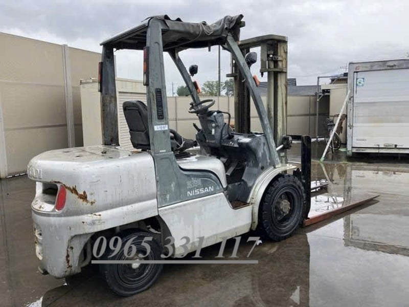 Xe nâng dầu cũ giao hàng toàn quốc