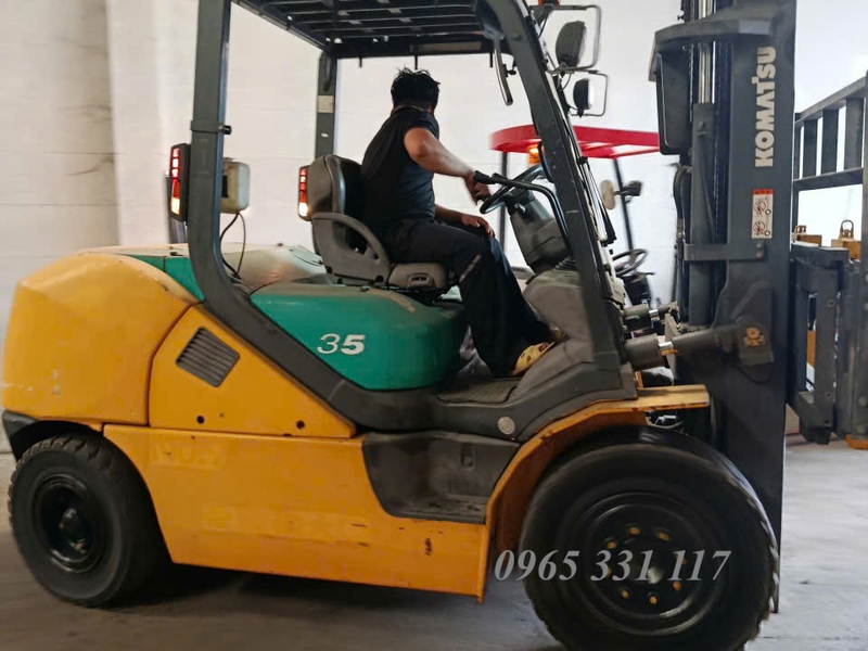 Mua xe nâng dầu cũ bãi Nhật giá rẻ