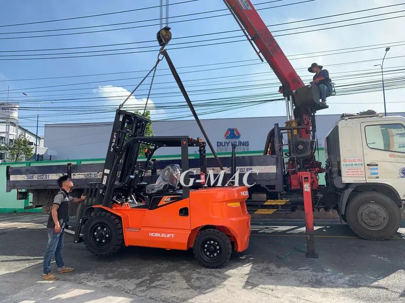 Xe nâng dầu mới động cơ Nhật giá rẻ