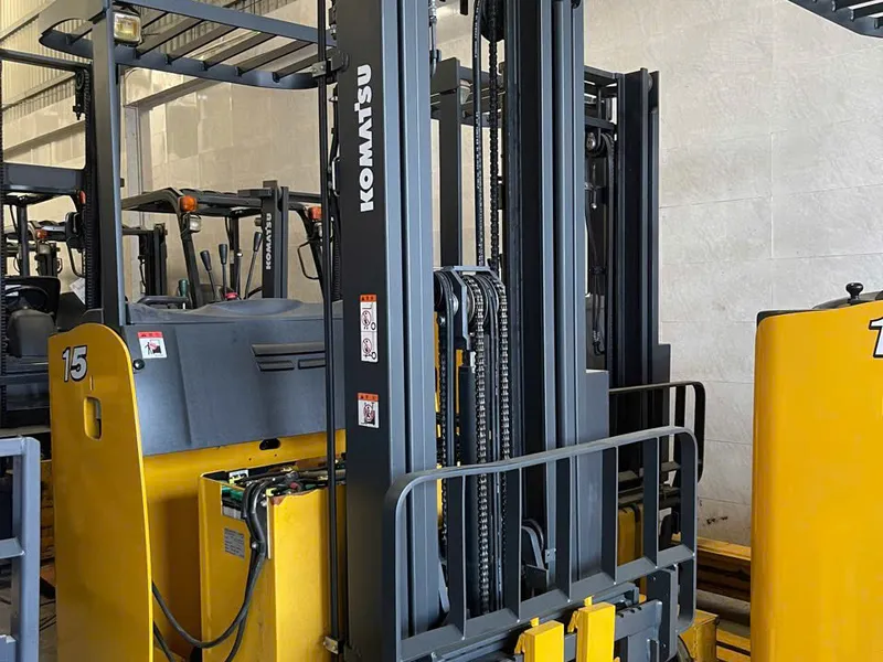 Xe nâng điện cũ Nhật bãi nhập khẩu