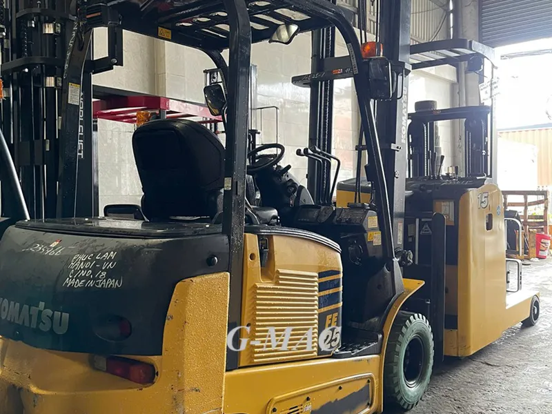 Xe nâng điện cũ Komatsu 2.5 tấn