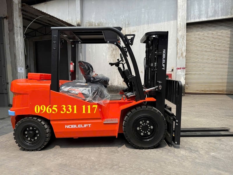 Xe nâng điện mới chất lượng giá tốt HCM 