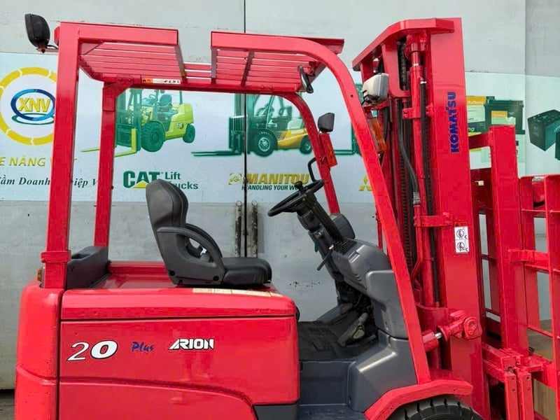 Bán xe nâng điện cũ Nhật Bản giá rẻ tại Hồ Chí Minh 