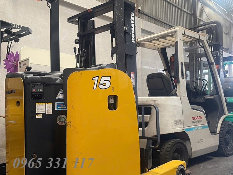Xe nâng điện đứng lái Nhật